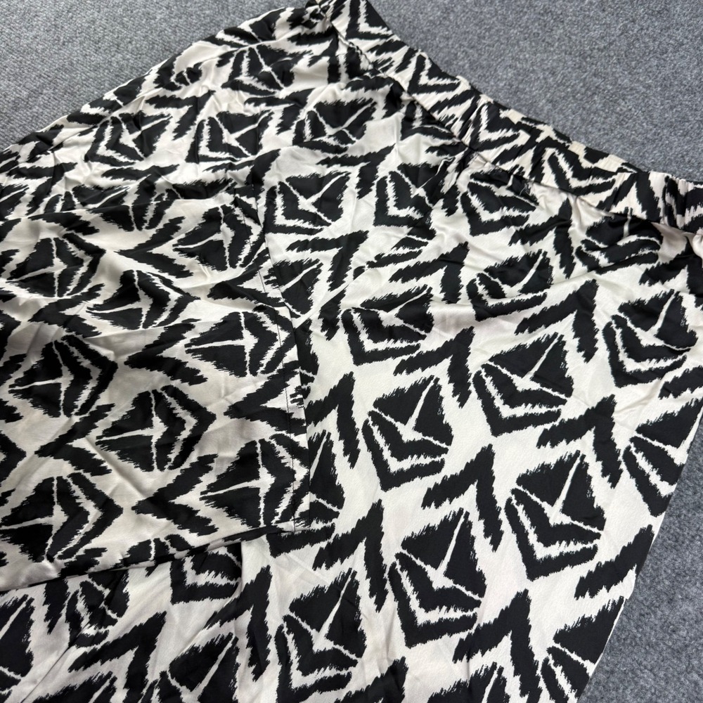 Halogen Wide Leg Pants XL Black White Ikat Geometric Elastic Waist Womens